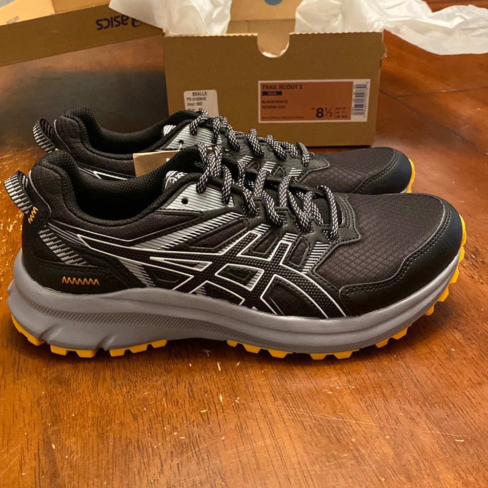 NIB Men’s ASICS Trail Scout 2 size 8.5